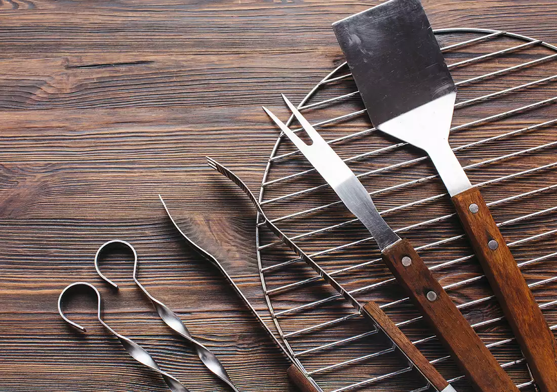 ACCESORIOS IMPRESCINDIBLES <br> para un asado perfecto